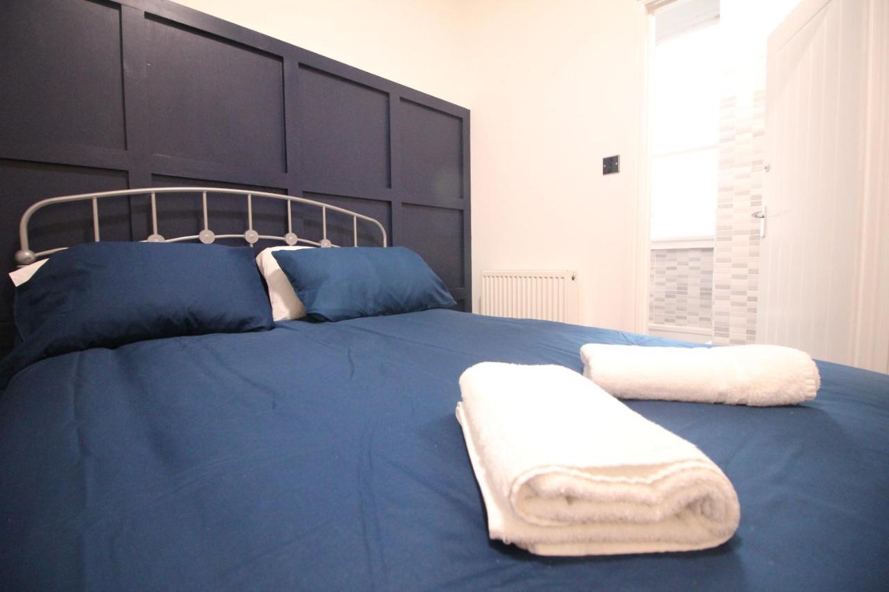 Media Manor - Fully Refurbished In 2022 - Large 6 Bedrooms, 3 Bathrooms Plus Media Games Room ブラックプール エクステリア 写真