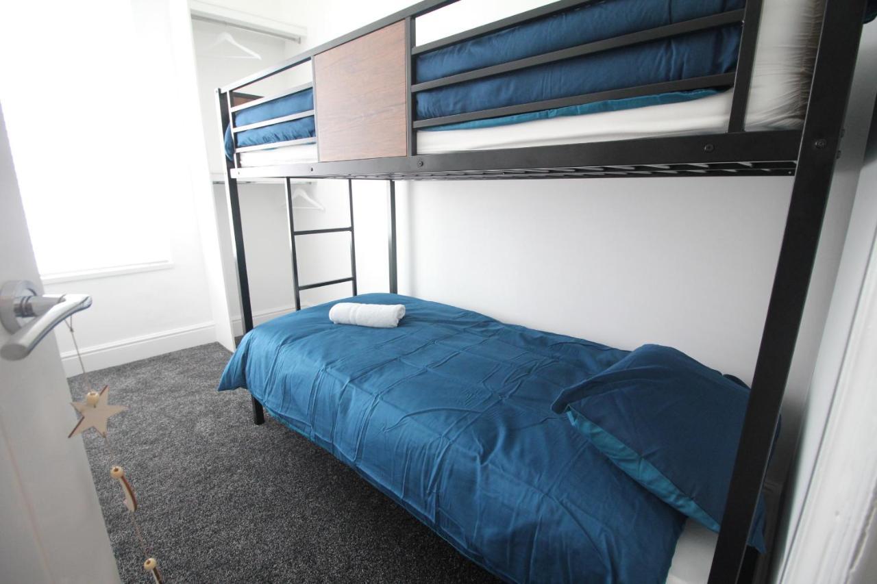 Media Manor - Fully Refurbished In 2022 - Large 6 Bedrooms, 3 Bathrooms Plus Media Games Room ブラックプール エクステリア 写真
