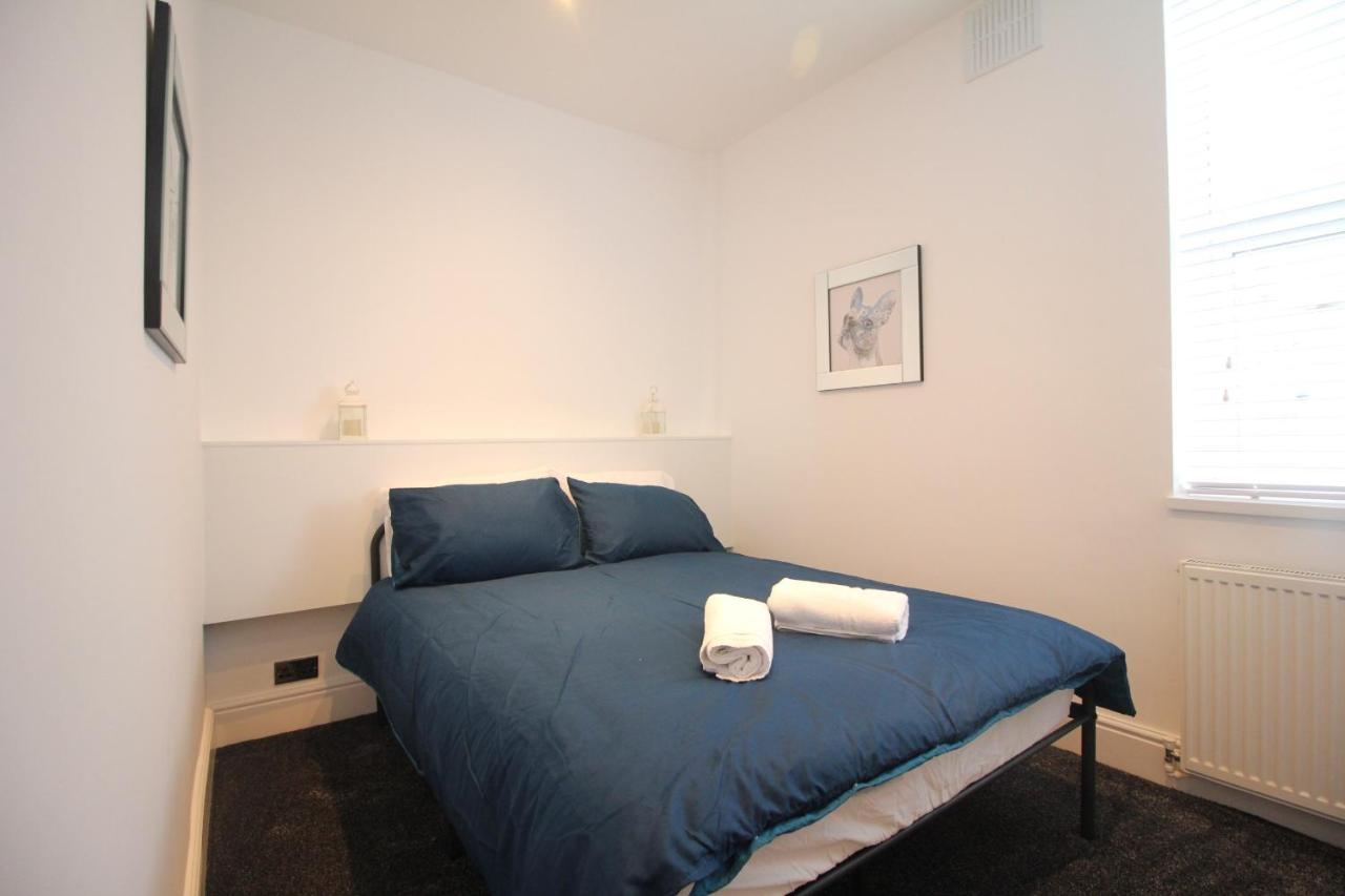 Media Manor - Fully Refurbished In 2022 - Large 6 Bedrooms, 3 Bathrooms Plus Media Games Room ブラックプール エクステリア 写真